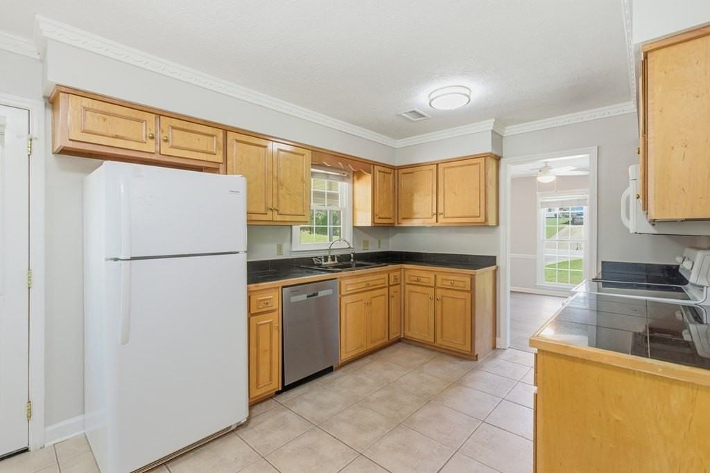 5010 Willowbrook Dr - Photo 6 of 20