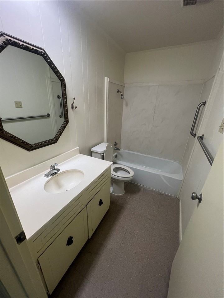 4817 Lavaca Dr #1 - Photo 6 of 7
