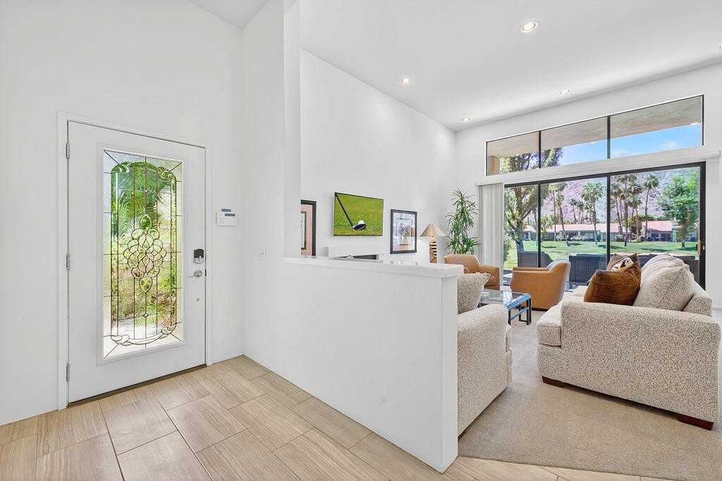 55105 Oakhill - Photo 4 of 26