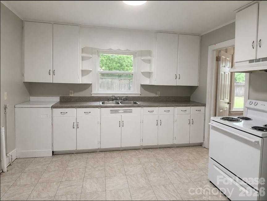 800 Mt Holly Huntersville Rd - Photo 2 of 22