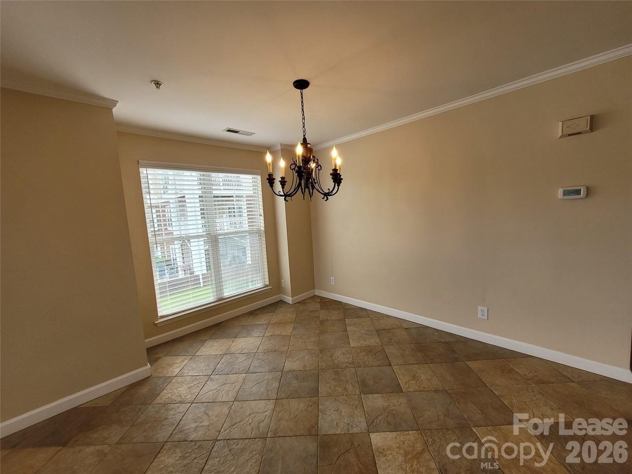 940 Jetton St - Photo 4 of 19