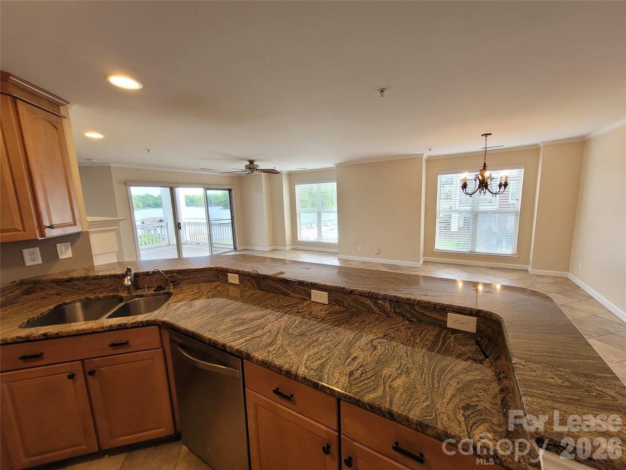 940 Jetton St - Photo 6 of 19