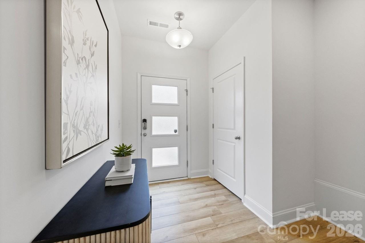 236 Judson Ave - Photo 4 of 32