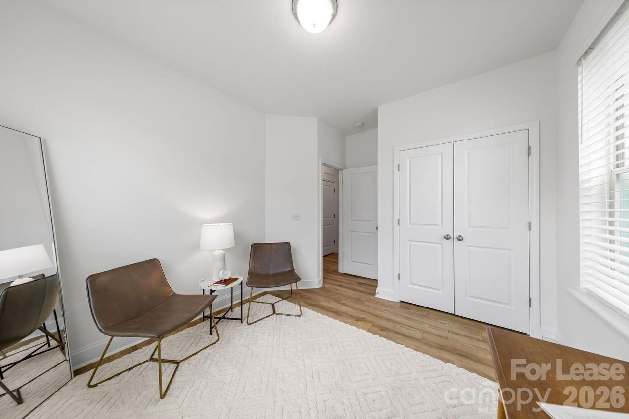 236 Judson Ave - Photo 6 of 32