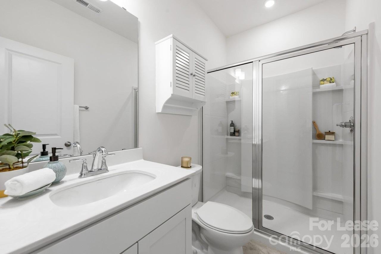236 Judson Ave - Photo 7 of 32