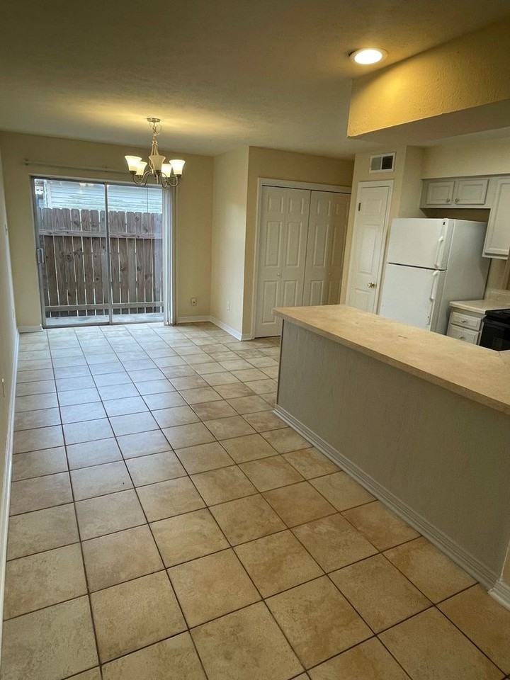 4204 4204 Asher Court - 4217 D - Photo 3 of 16