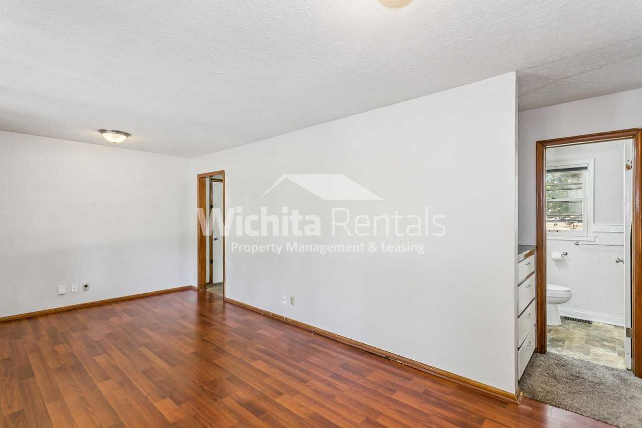 1400 N El Paso Dr - Photo 2 of 12