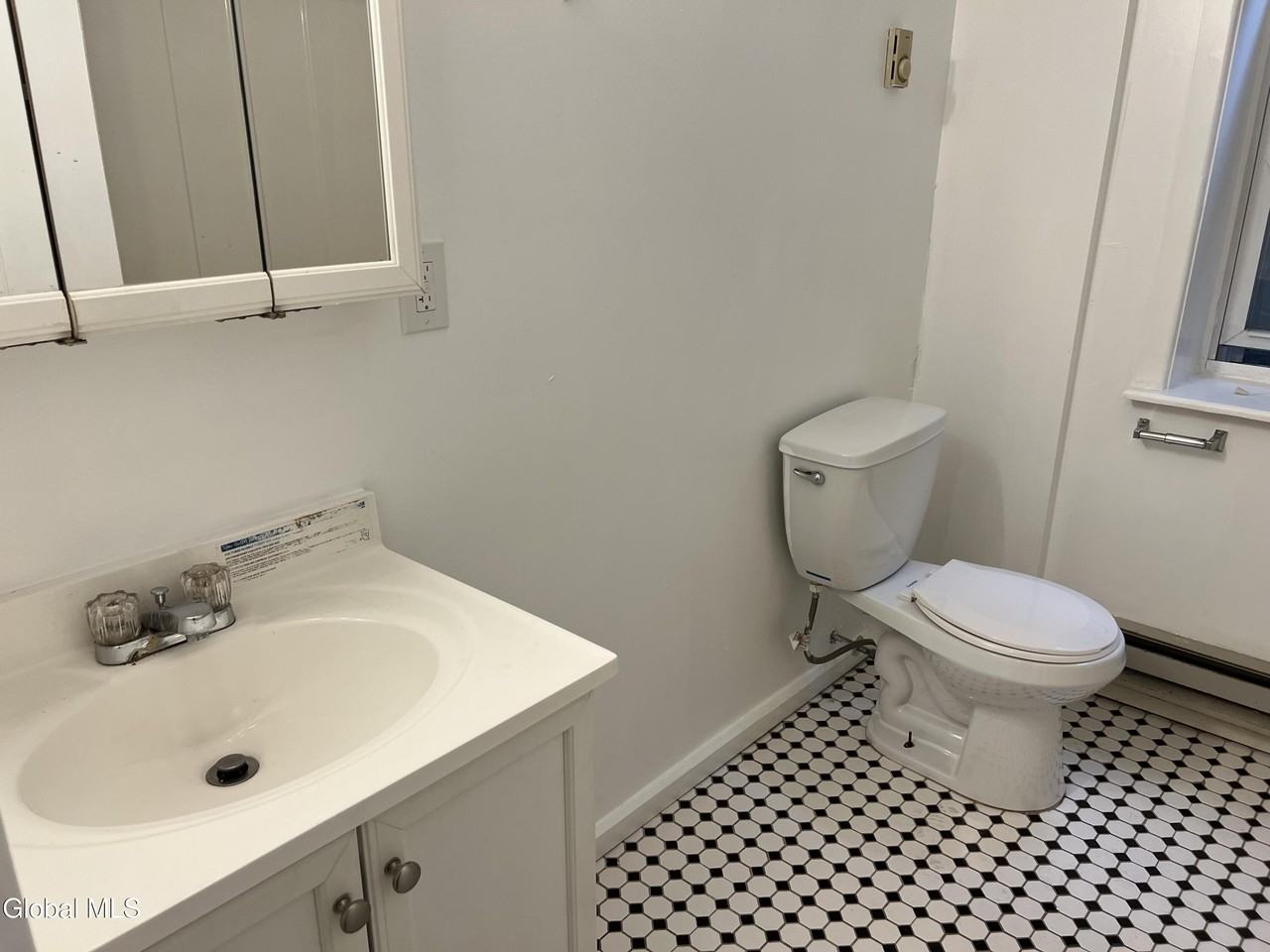 150 4th St #4 - Photo 3 of 13