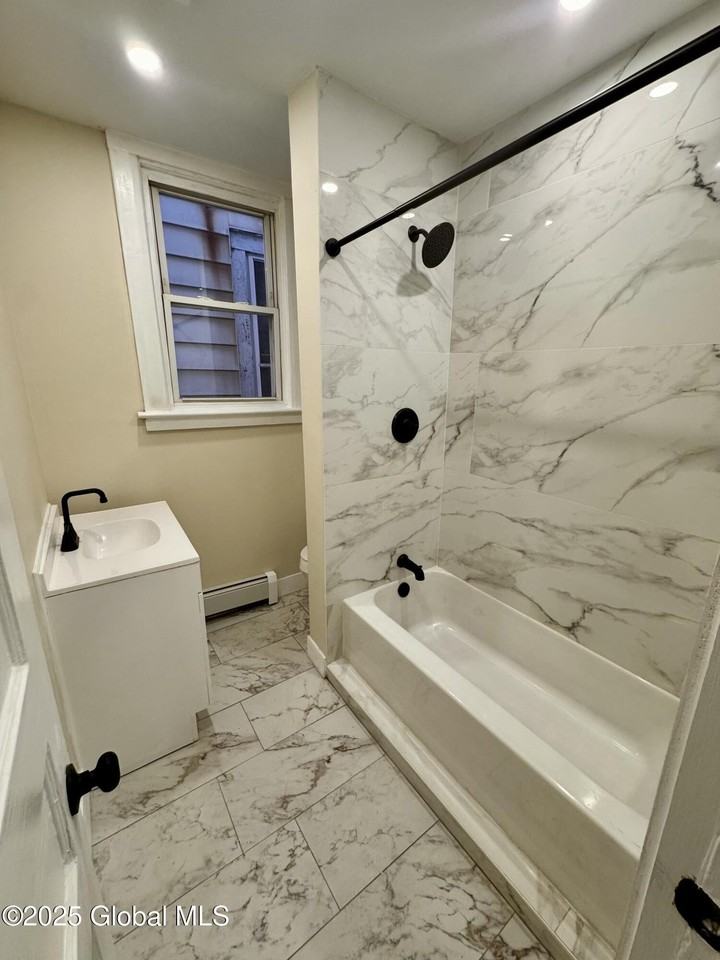 31 Bertha St #2 - Photo 5 of 8
