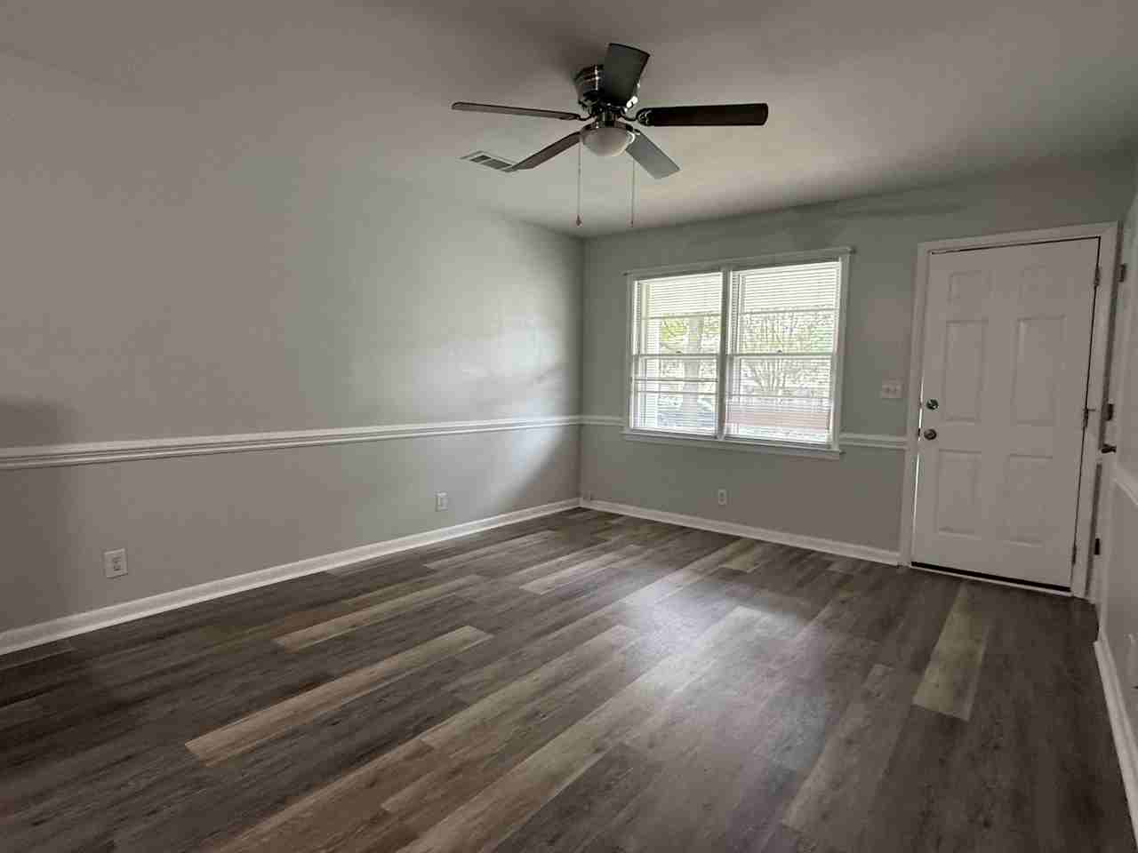 1746 E Avalon Cir #B - Photo 3 of 21