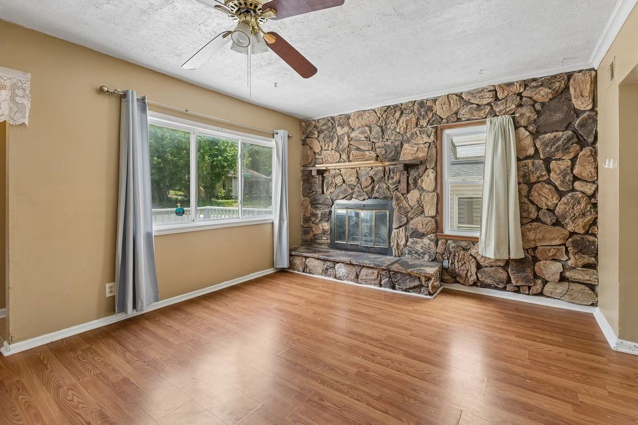 3002 N 48th Ave - Photo 4 of 17
