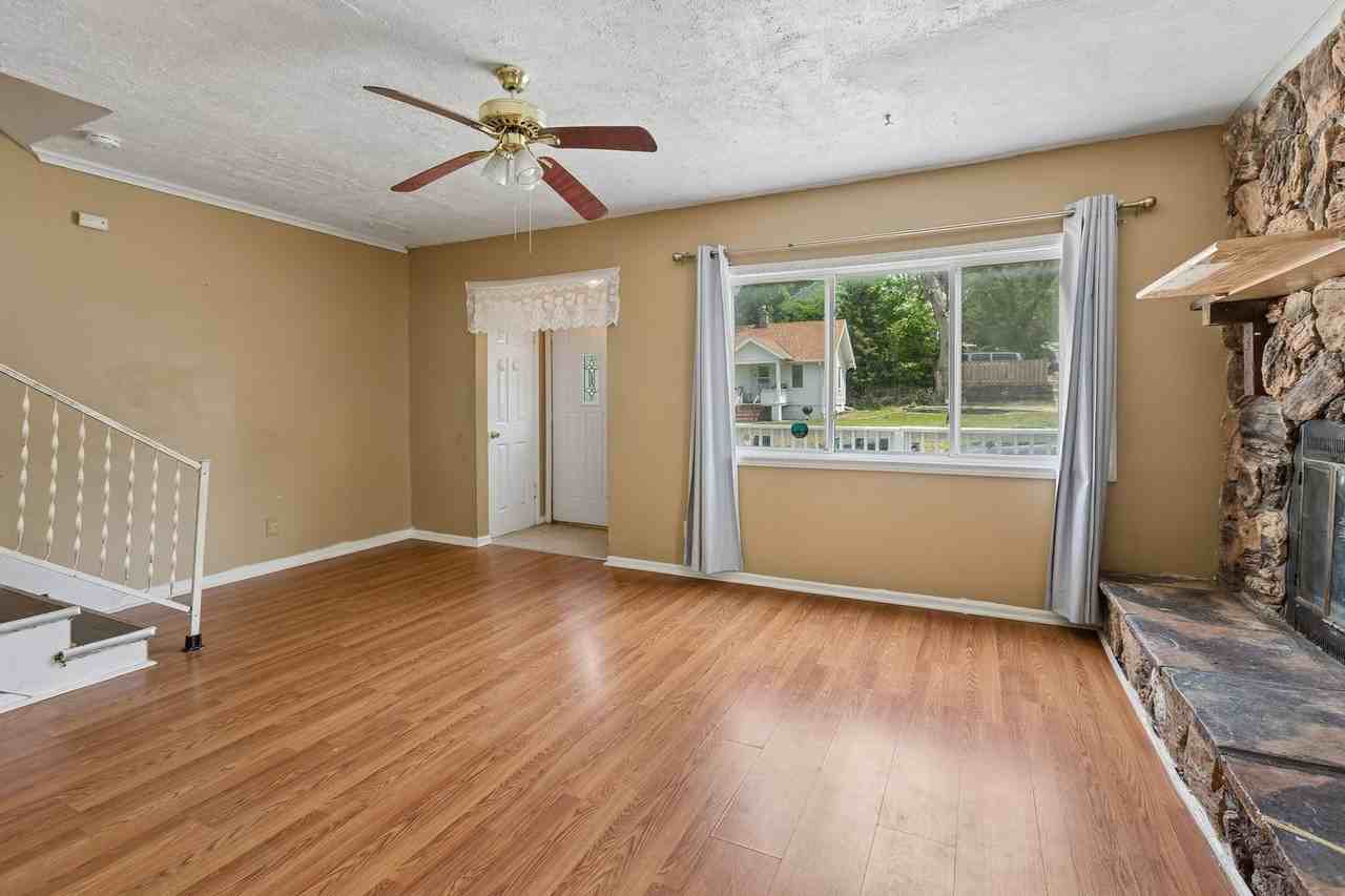 3002 N 48th Ave - Photo 5 of 17