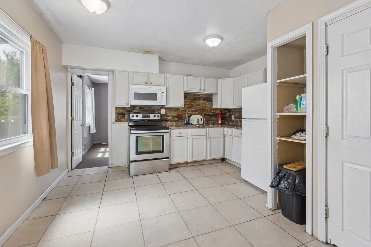 3002 N 48th Ave - Photo 6 of 17