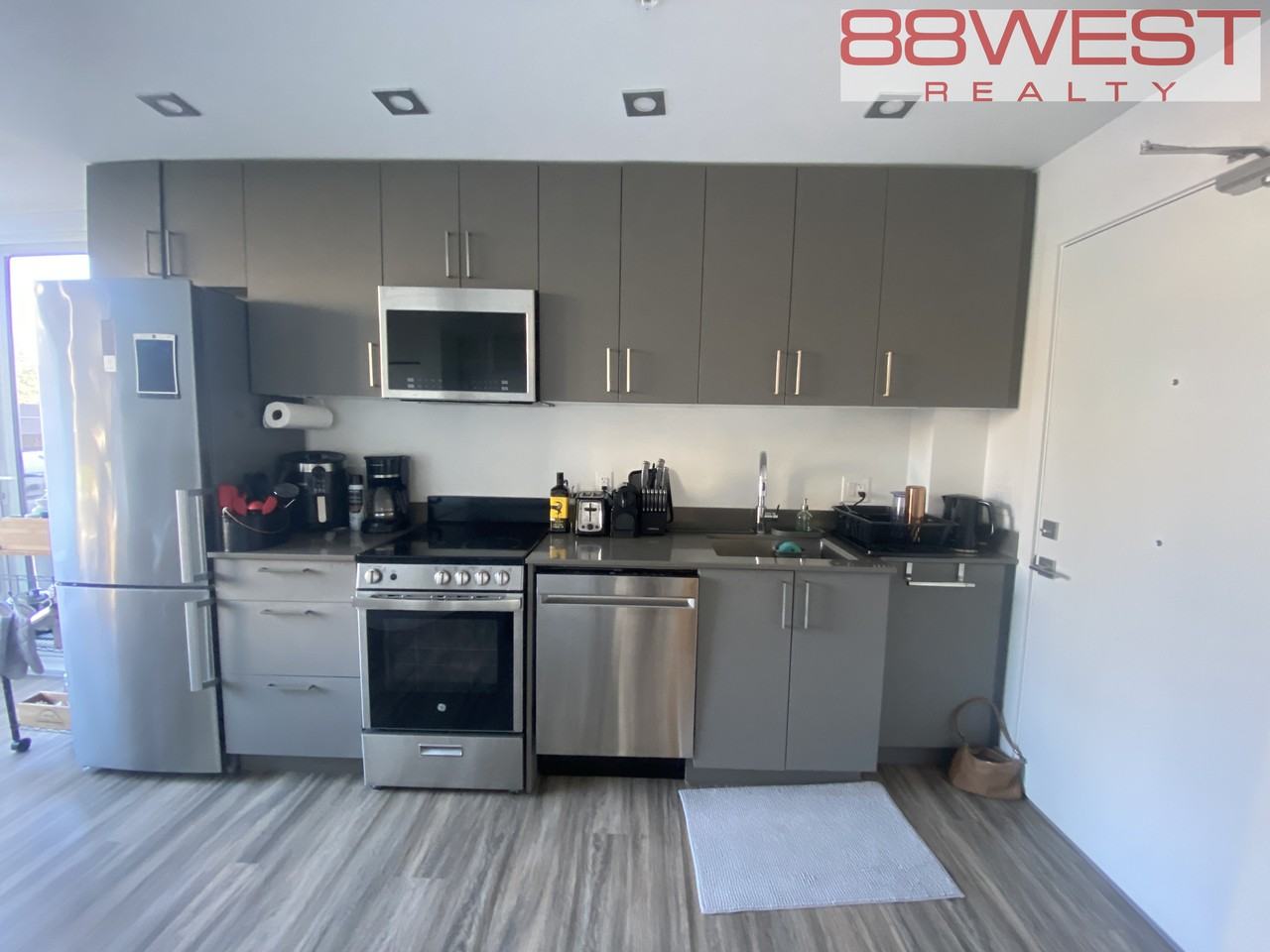 181 6th Street West #402 - Photo 5 of 21