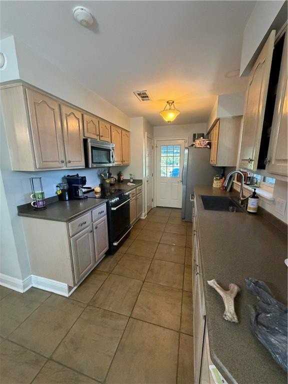 504 9th St - Photo 7 of 22