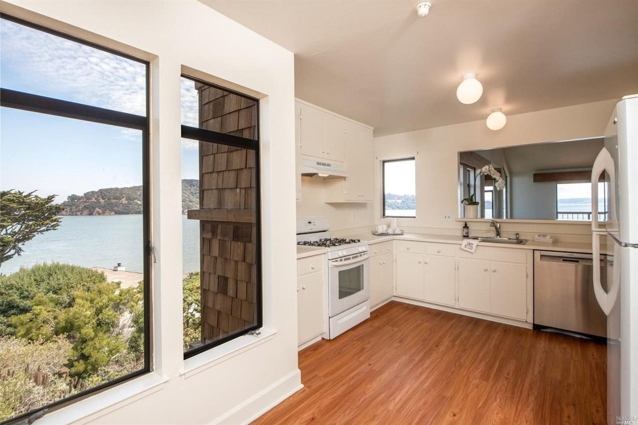24 Linda Vista Ave - Photo 3 of 33