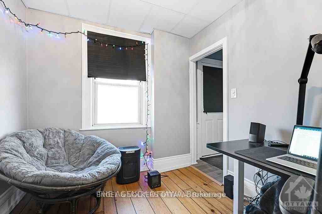 139 Reserve Street S B - Photo 2 of 15