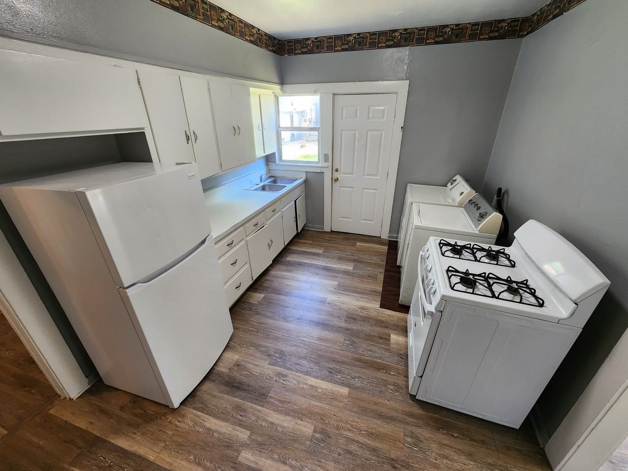 227 N Hope St #1 - Photo 3 of 7