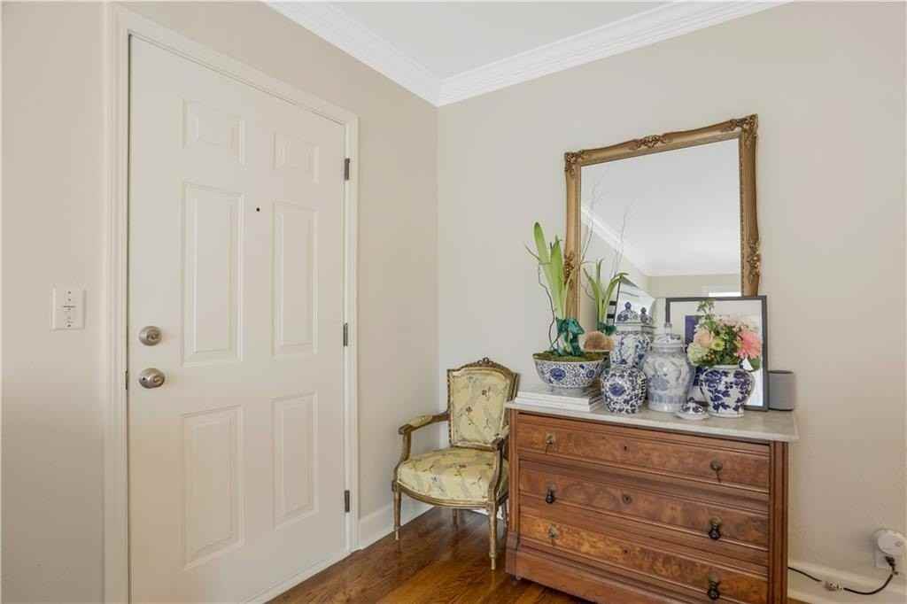 115 Peachtree Memorial Dr Nw #C2 - Photo 3 of 20