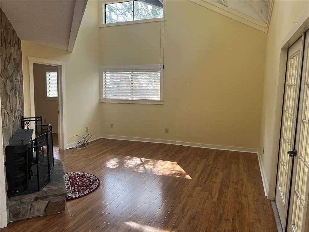 3208 Lake Road Cir - Photo 2 of 11