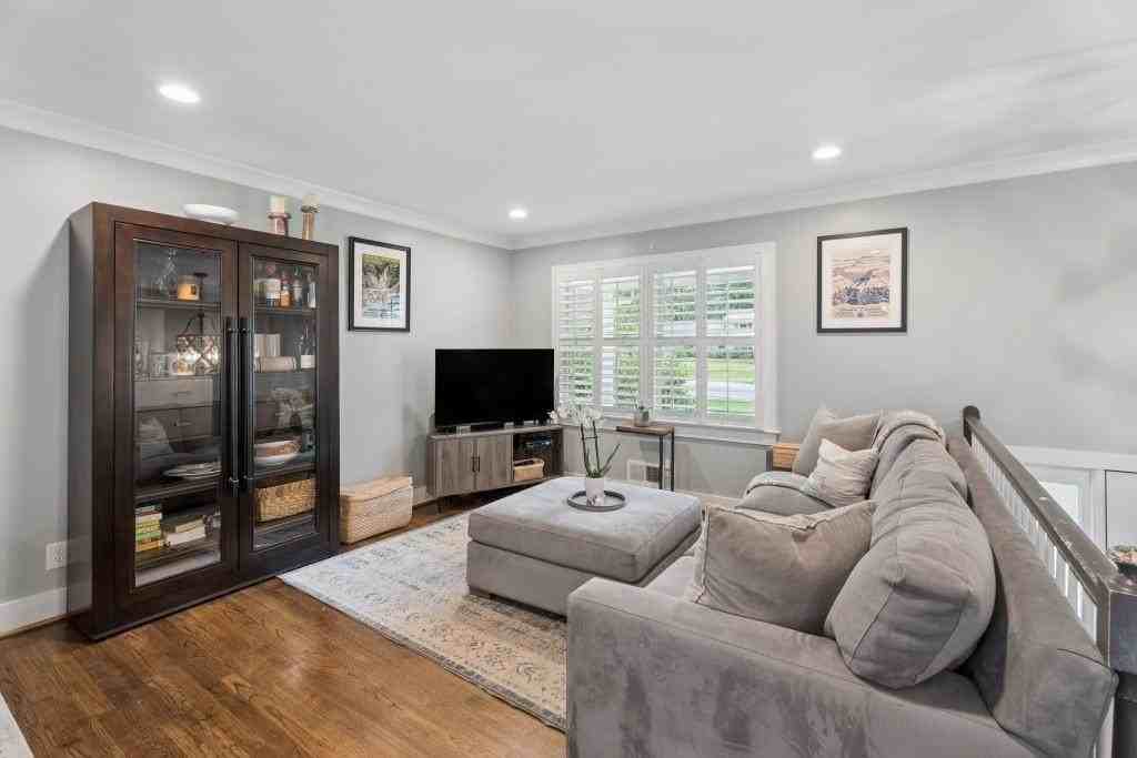 4097 Longview Dr - Photo 6 of 37