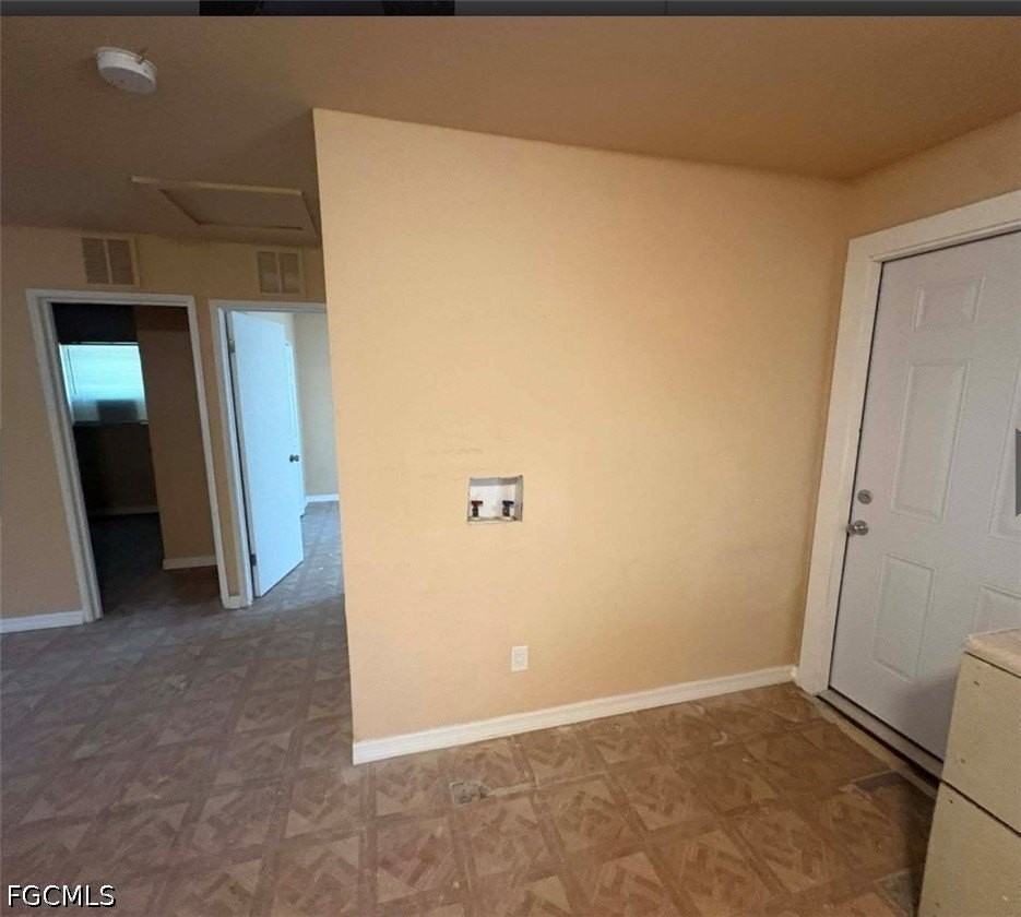 227 Maria St - Photo 4 of 12