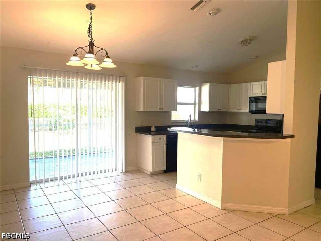 2231 Sw 12th Ave - Photo 5 of 17