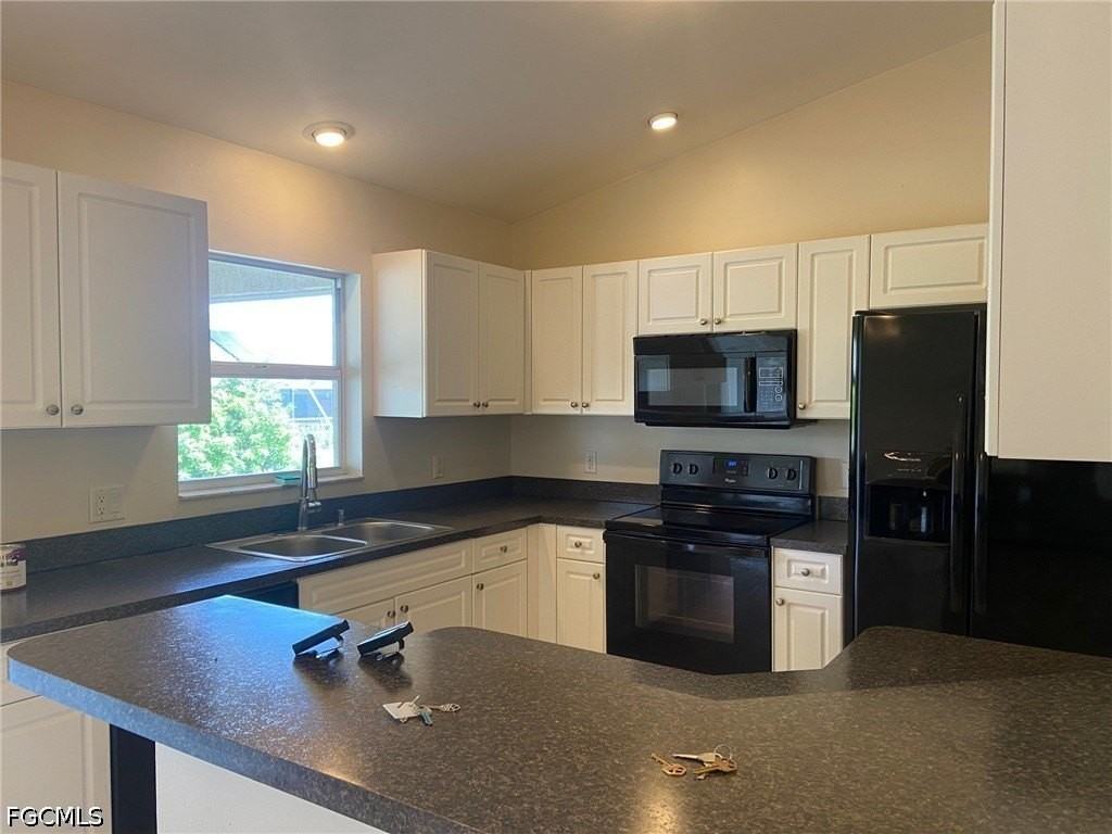 2231 Sw 12th Ave - Photo 6 of 17