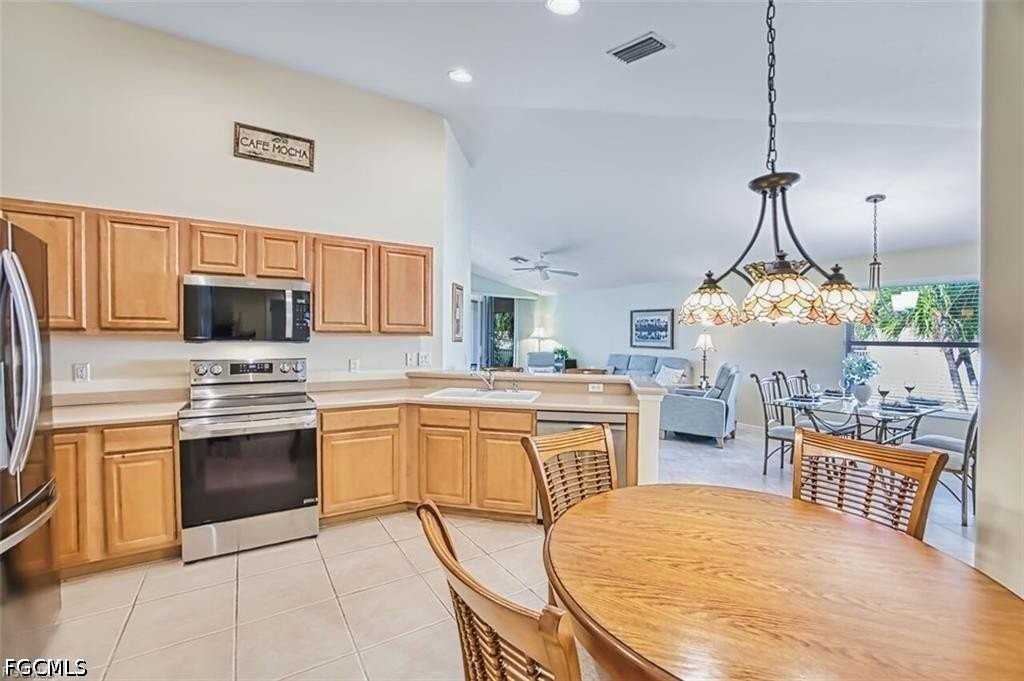 10135 Colonial Country Club Blvd #1202 - Photo 6 of 31