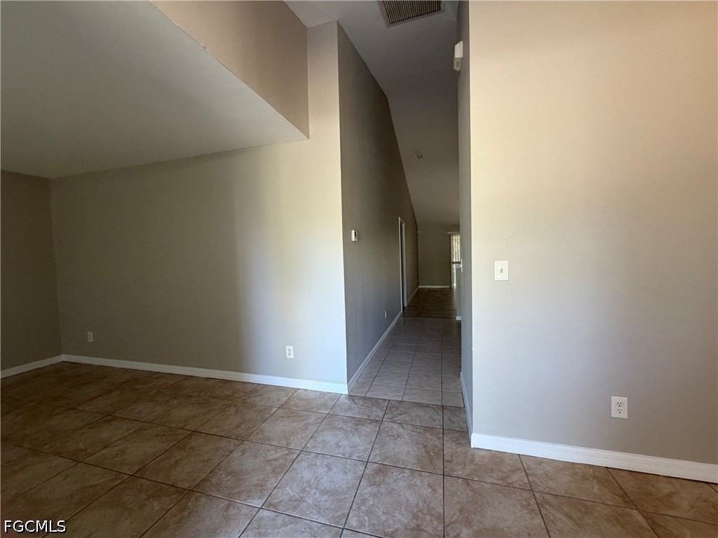 835 Downer Ave S - Photo 2 of 22