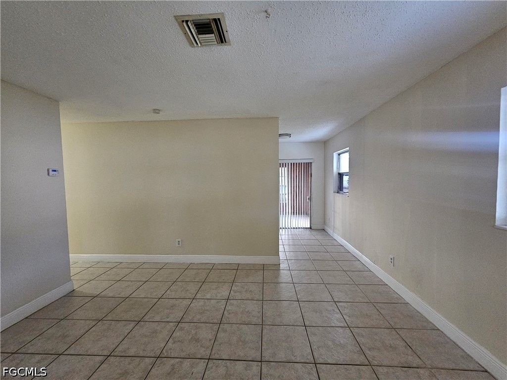 423 Morgan Cir S - Photo 4 of 29