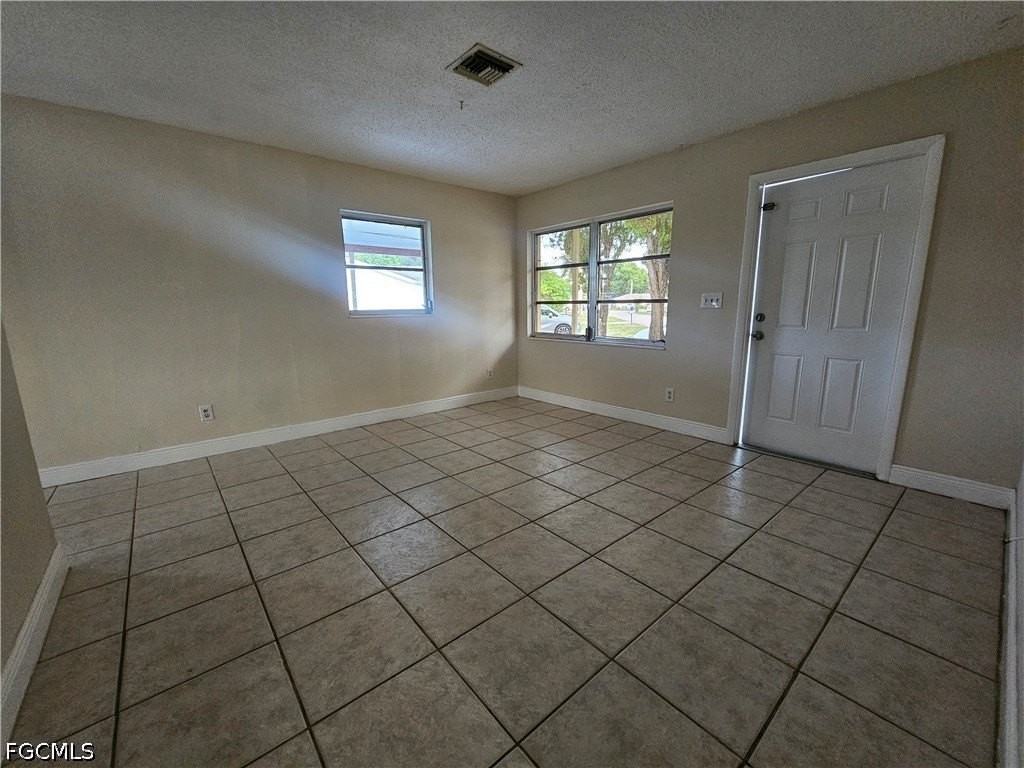 423 Morgan Cir S - Photo 6 of 29