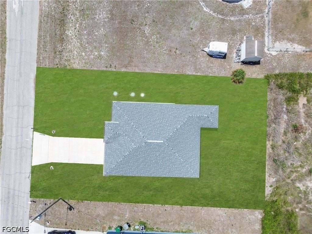 1064 Calumet Rd - Photo 5 of 48