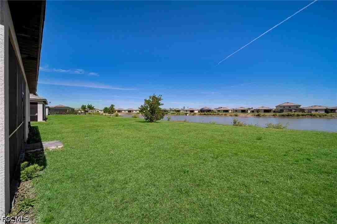 13846 Pine Lodge Ln - Photo 3 of 31