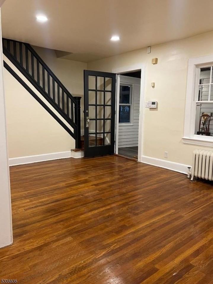 161 Franklin Ter - Photo 2 of 15