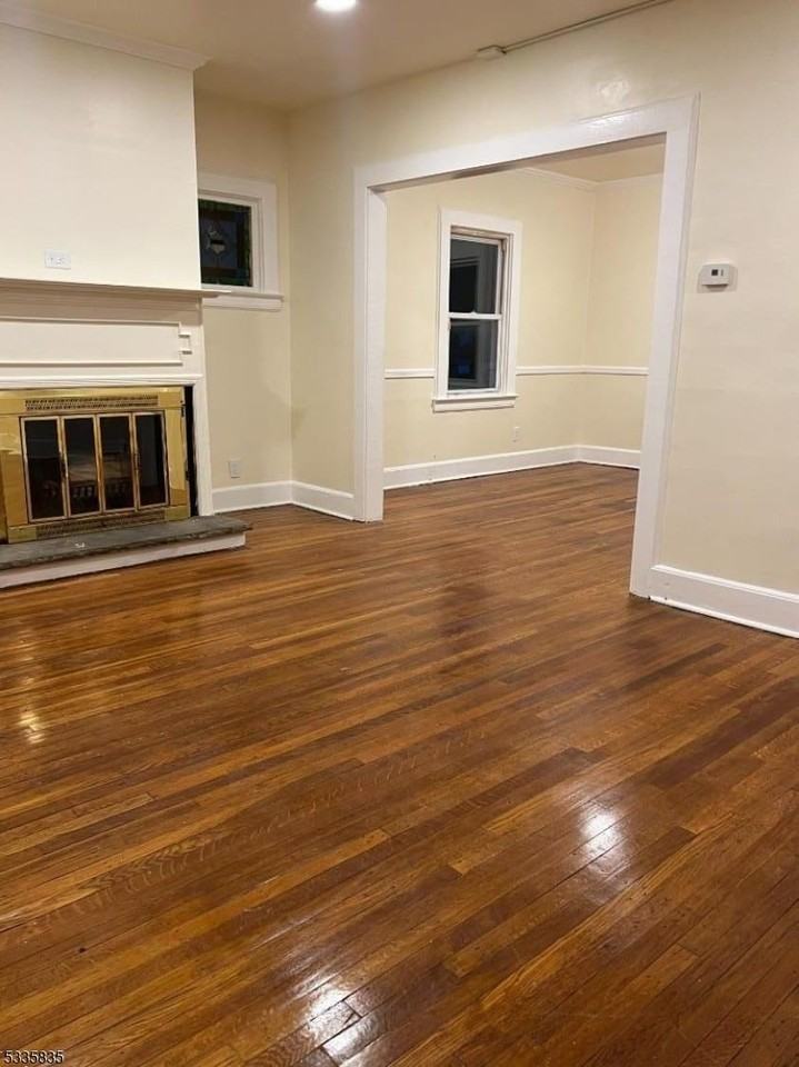 161 Franklin Ter - Photo 3 of 15