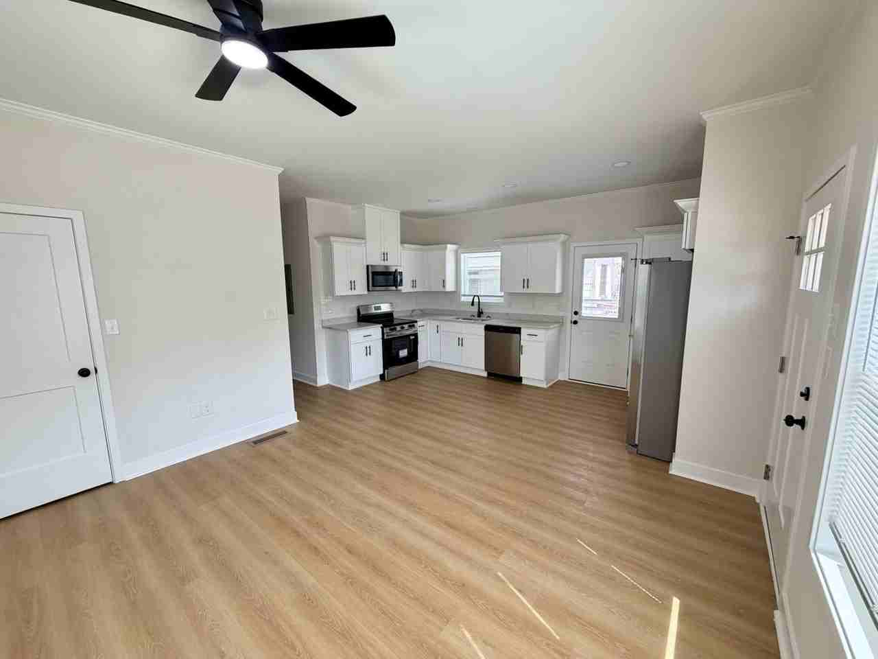 190 Indiana Ave - Photo 2 of 8