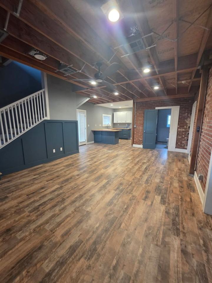 204 W 4th St - Photo 4 of 29