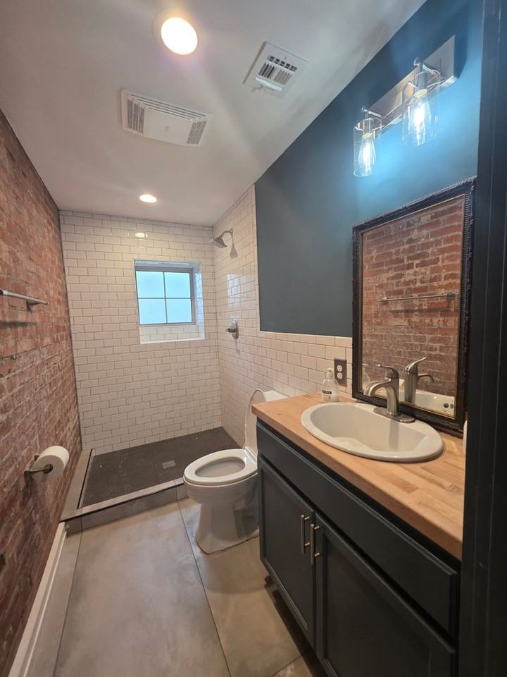 204 W 4th St - Photo 7 of 29
