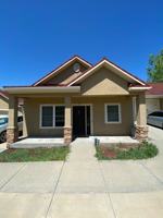 featured image of 1321A Ne 39th St