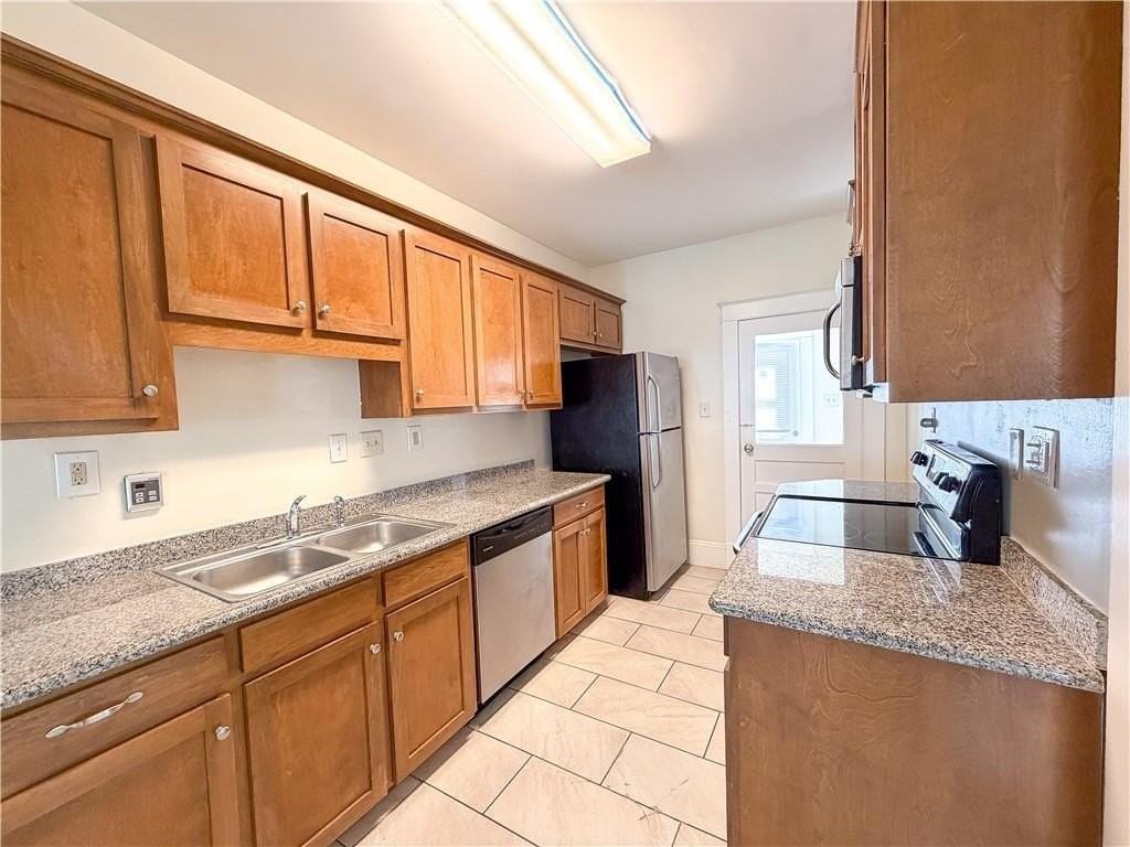 2161 Homewood St #B - Photo 5 of 12