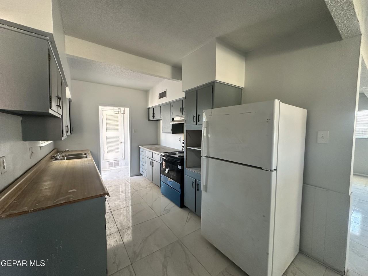 5104 Paris Ave - Photo 4 of 15
