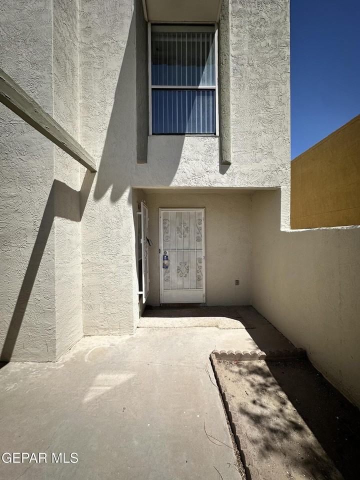 336 Villa Canto St - Photo 2 of 20