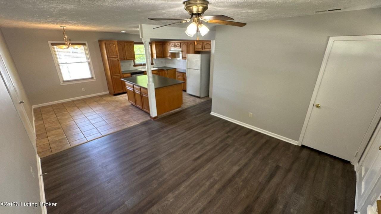 5321 Juanita Ln - Photo 6 of 39