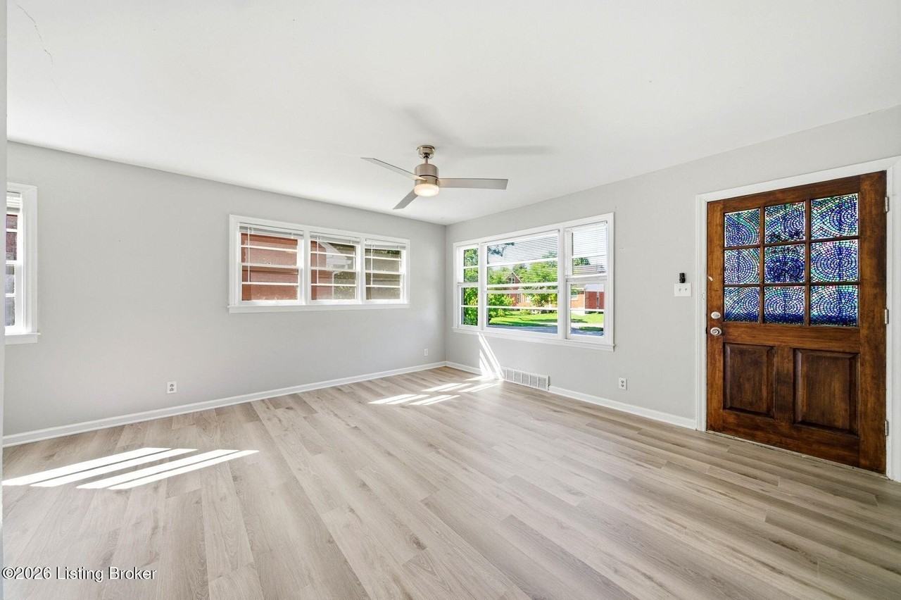 3021 Wedgewood Way - Photo 3 of 24