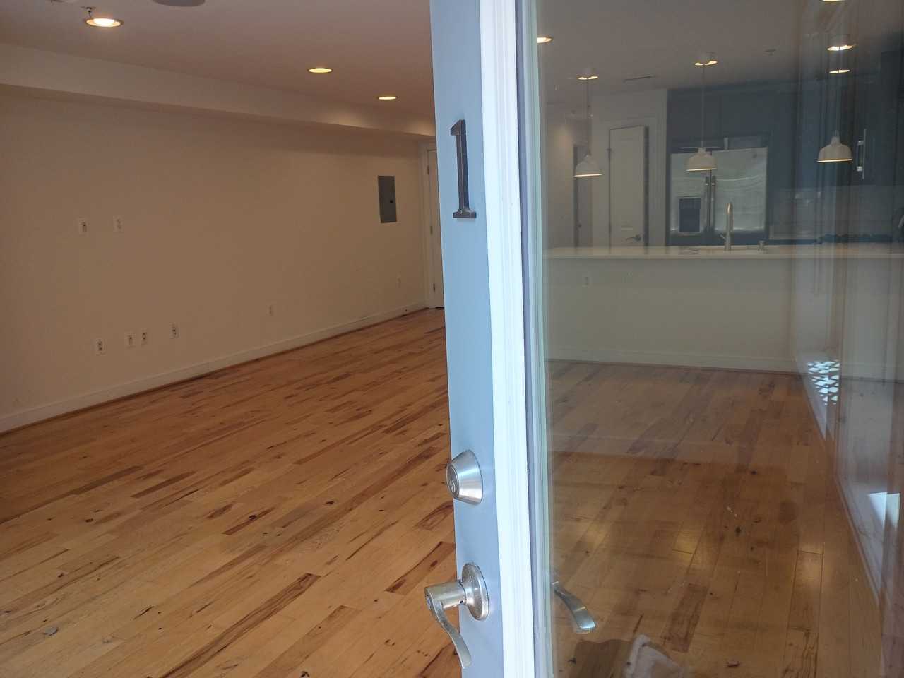 2214 11th St Nw #1 - Photo 6 of 37