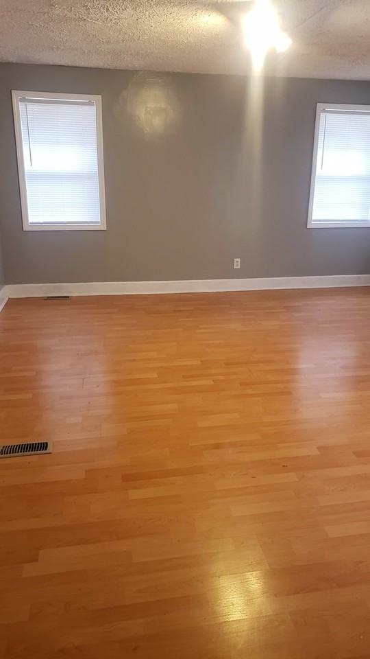 2108 Oakmont Ave - Photo 2 of 8
