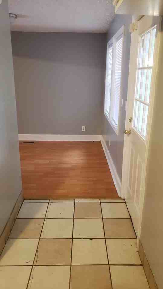 2108 Oakmont Ave - Photo 5 of 8