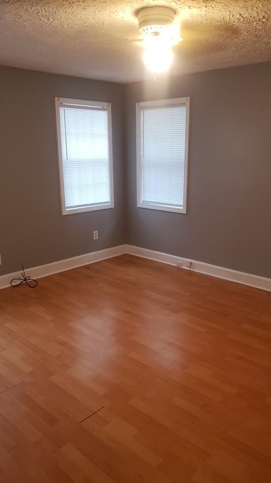 2108 Oakmont Ave - Photo 6 of 8