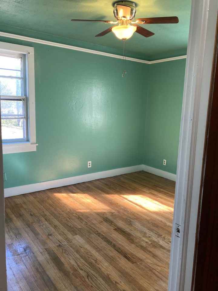 330 W 41st St - Photo 5 of 7
